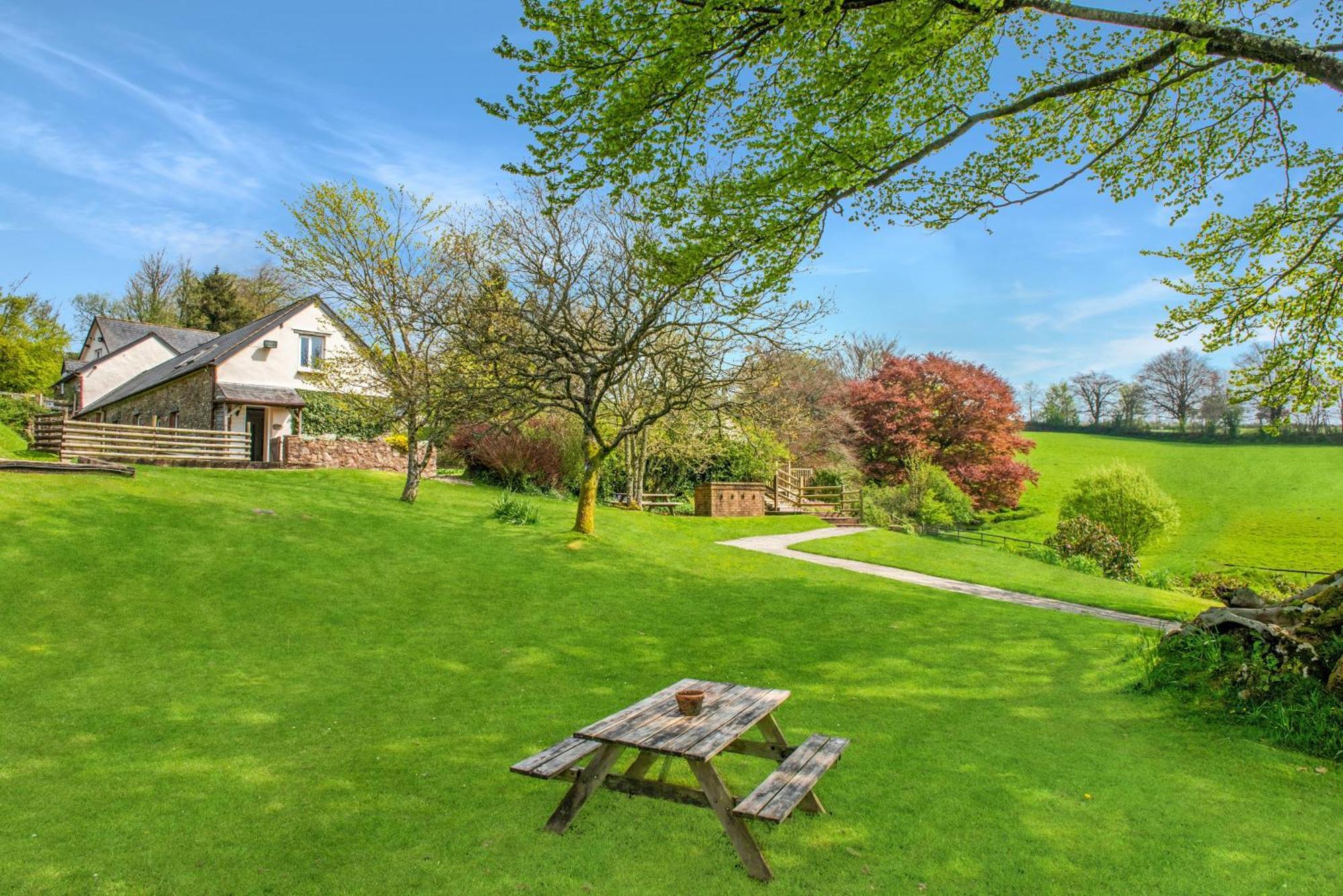 Rose Cottage Wheddon Cross Minehead Exterior photo