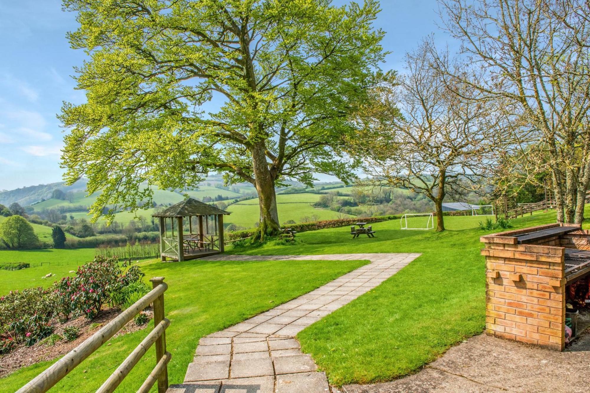 Rose Cottage Wheddon Cross Minehead Exterior photo